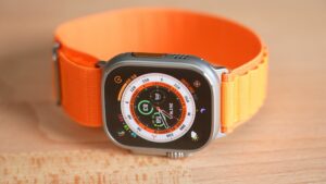 Apple Watch Ultra com tela MicroLED novamente deve ser lançado em 2025