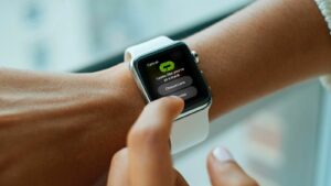 O recurso de detecção de faixas do Apple Watch se expande para a França e a Holanda