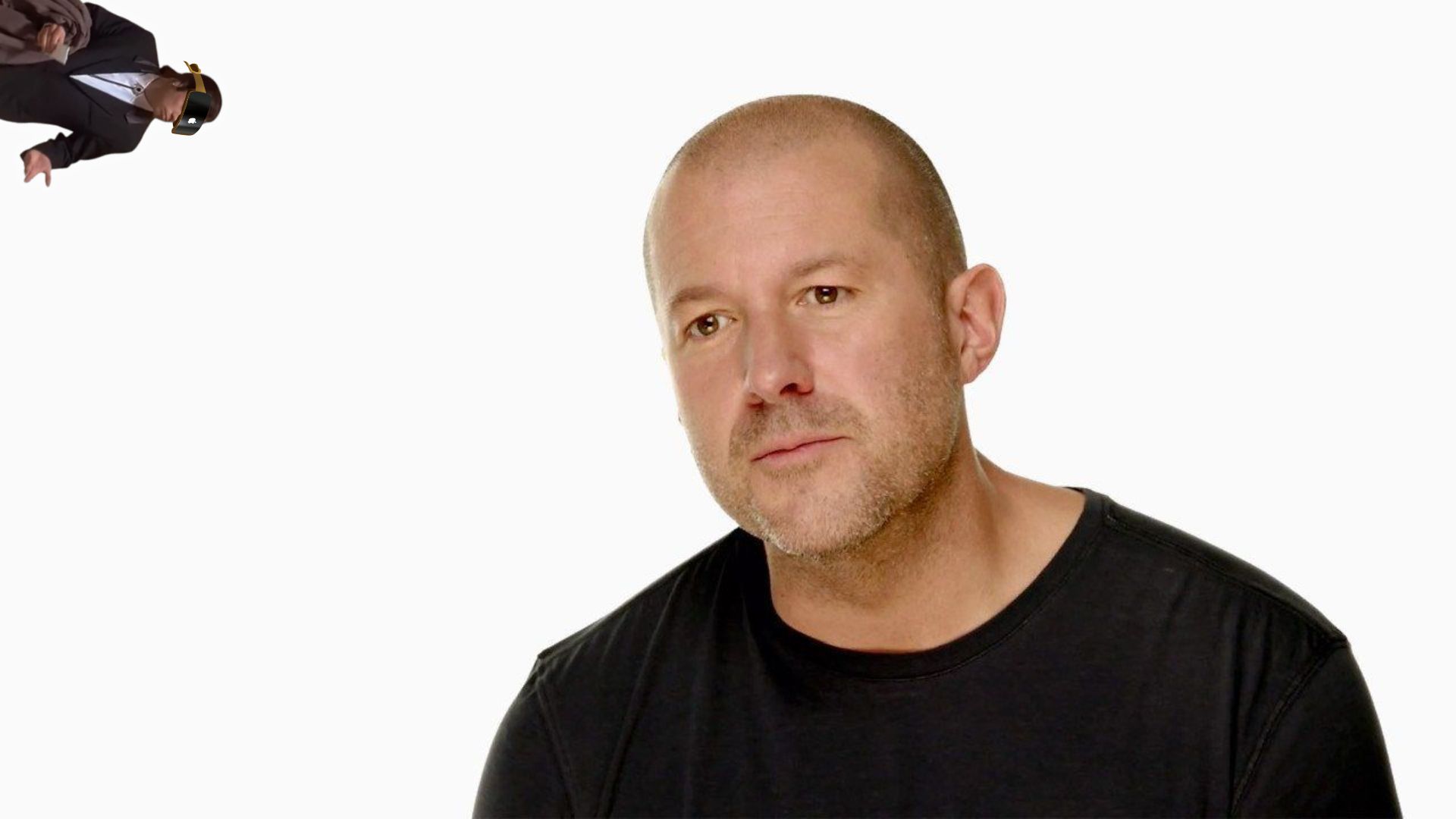 Jony Ive com um sorrateiro John Travolta usando Apple VR