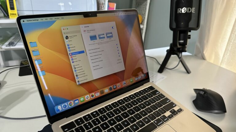 M2 MacBook Air with Notification Center