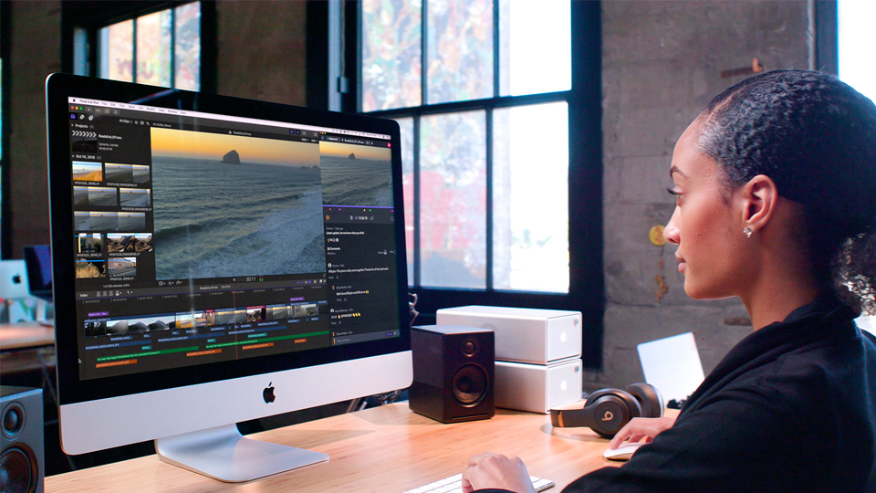 Final Cut Pro usado em um iMac em um escritório