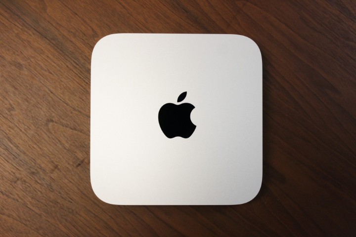 Uma visão de cima para baixo do Mac Mini.