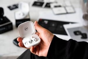 Beats Fit Pro de edição limitada em colaboração com Fragment Design já está disponível