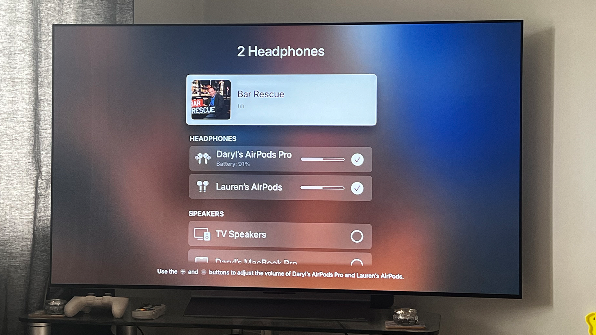 Compartilhamento de áudio no AirPods Pro 2 com Apple TV