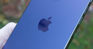Apple está tendo problemas com tela do iPhone 15, afirma relatório
