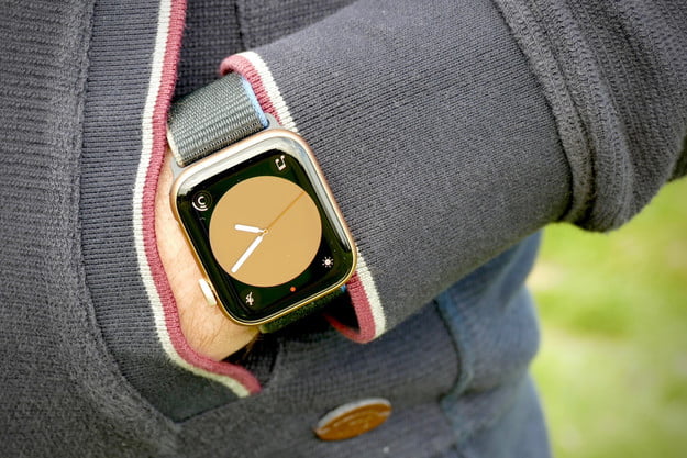 apple-watch-se-pocket