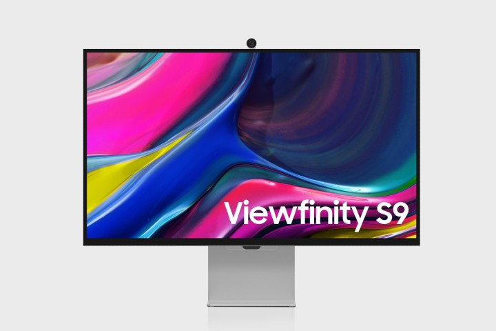 O monitor Samsung Viewfinity S9 com sua webcam na parte superior.