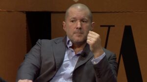 Jony Ive e OpenAI em negociações para construir ‘o iPhone da inteligência artificial’