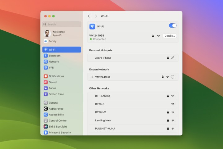 A página Wi-Fi no aplicativo Configurações do sistema do macOS Sonoma.