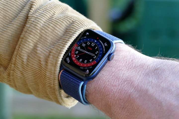 apple-watch-series-6-gmt-face