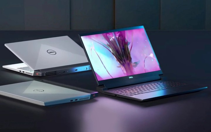 Laptop para jogos Dell G15 em uma mesa.