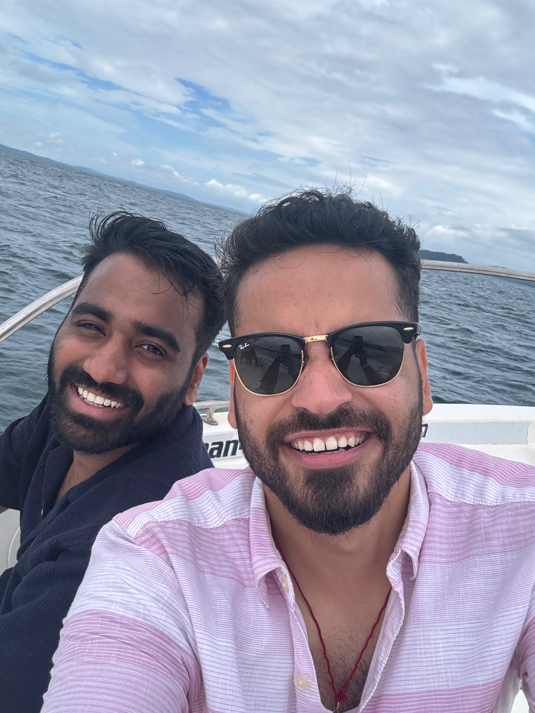 Prakhar Khanna e amigo selfie.