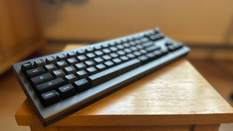 Análise do teclado Epomaker Shadow X: tem uma TELA