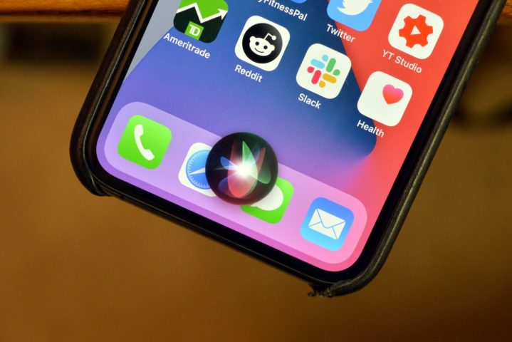 A animação de ativação da Siri em um iPhone com iOS 14.