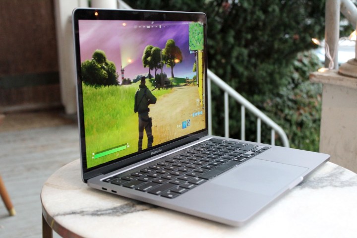 Fortnite rodando em um Macbook M1.