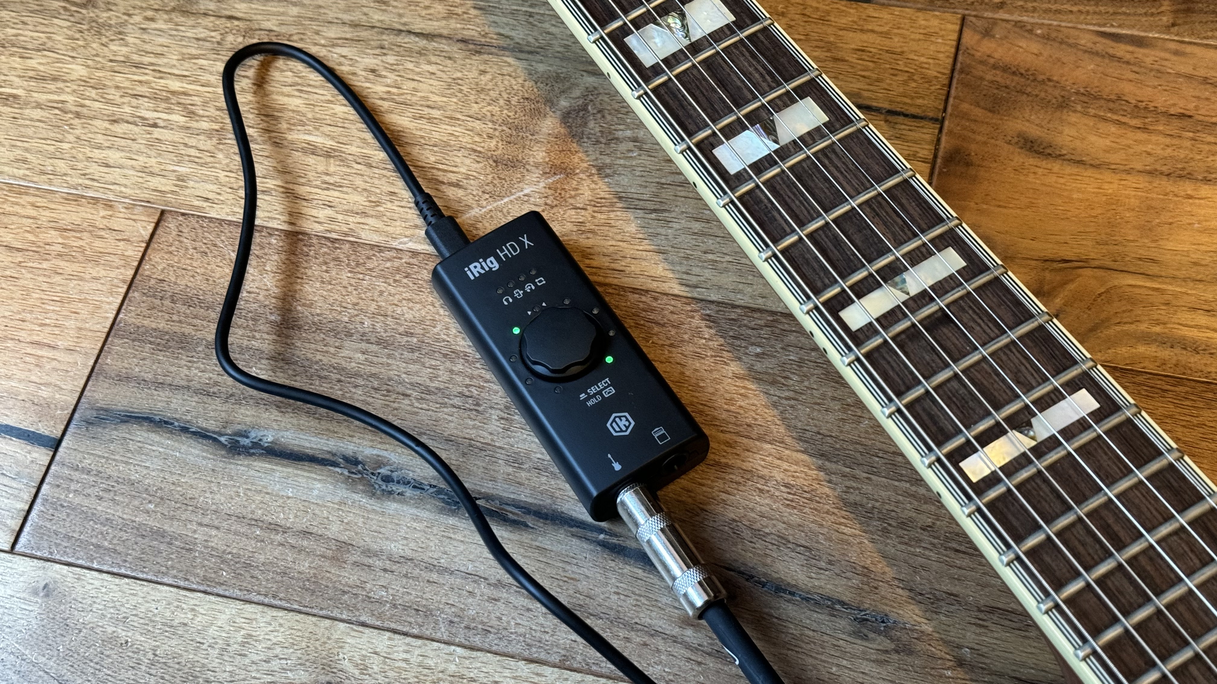 Interface iRig HD X, com guitarra e Garageband no iPad