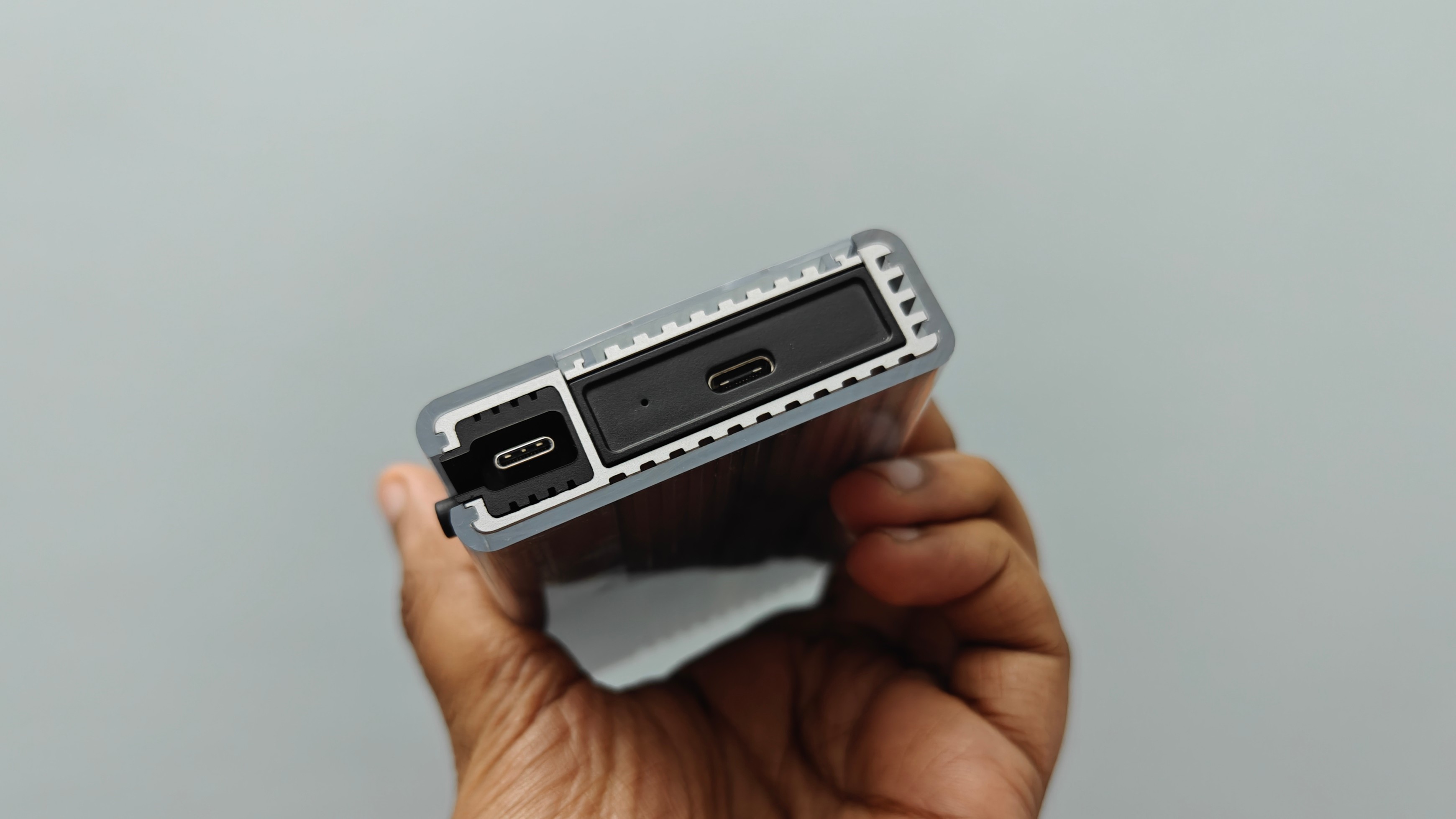 Porta do gabinete SSD ZikeDrive USB4 NVMe