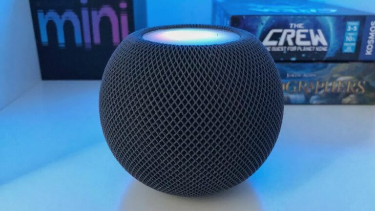 HomePod mini touch panel illuminated