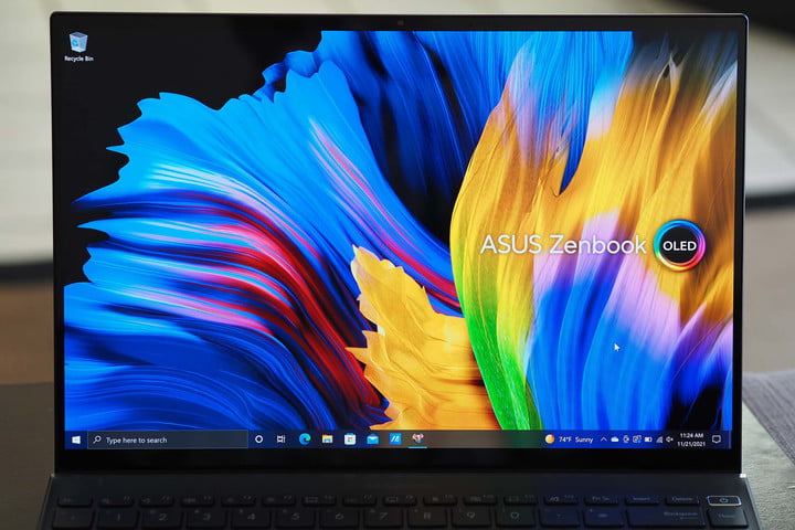 Vista frontal do Asus Zenbook 14X OLED mostrando a tela.