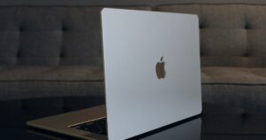 Eu revisei todos os MacBook.  Este é o único para comprar na Black Friday