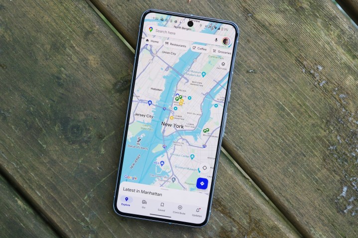 Google Maps rodando em um Pixel 8 Pro, mostrando as novas cores a partir de novembro de 2023.