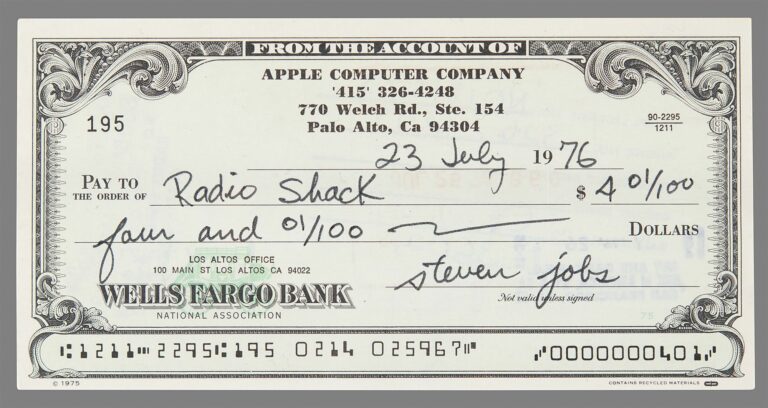 Cheque de computador da Apple assinado por Steve Jobs deve arrecadar mais de US$ 25 mil em leilão