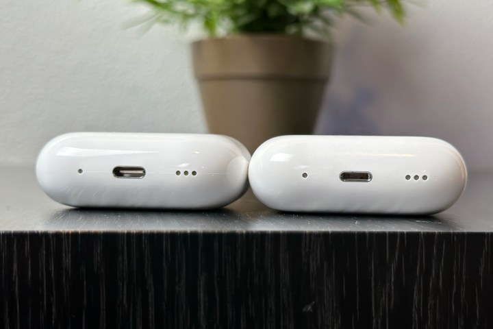 Estojo de carregamento Apple AirPods Pro de segunda geração com USB-C e estojo de carregamento com Lightning.