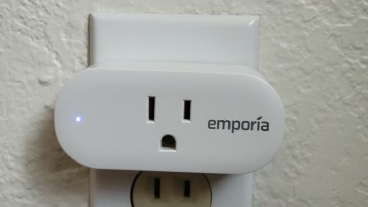 Plugue inteligente Emporia instalado