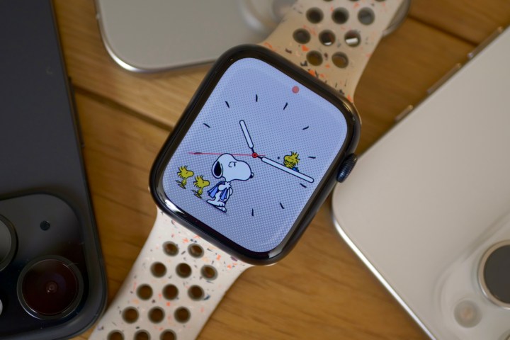 Mostrador do relógio Snoopy no Apple Watch Series 9.