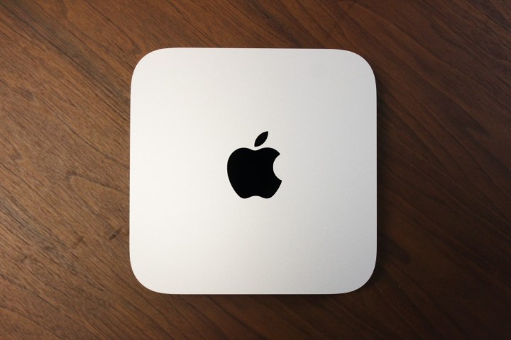 Uma visão de cima para baixo do Mac Mini.