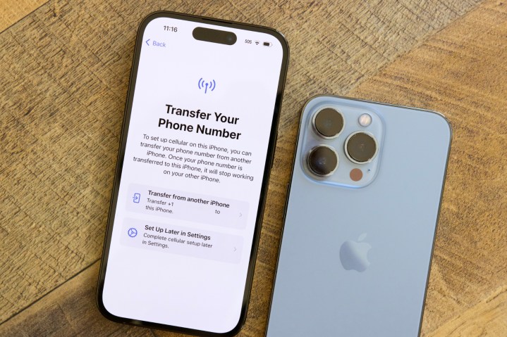 Transferindo um eSIM de um iPhone antigo para um iPhone 14.