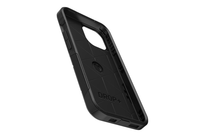 O caso Otterbox Commuter em um fundo em branco.