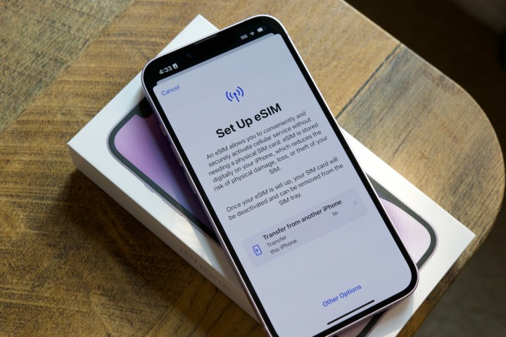 Página eSIM no iPhone 14.