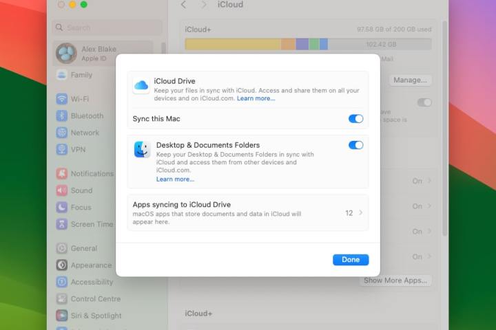 Opções de backup do iCloud Drive mostradas no aplicativo Configurações do sistema no macOS Sonoma.