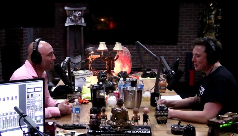 ‘The Joe Rogan Experience’ retorna aos podcasts da Apple após um hiato de 3 anos