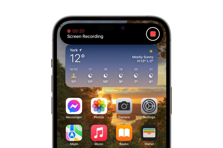 iPhone mostrando a tela inicial com controles de gravação de tela no Dynamic Island.