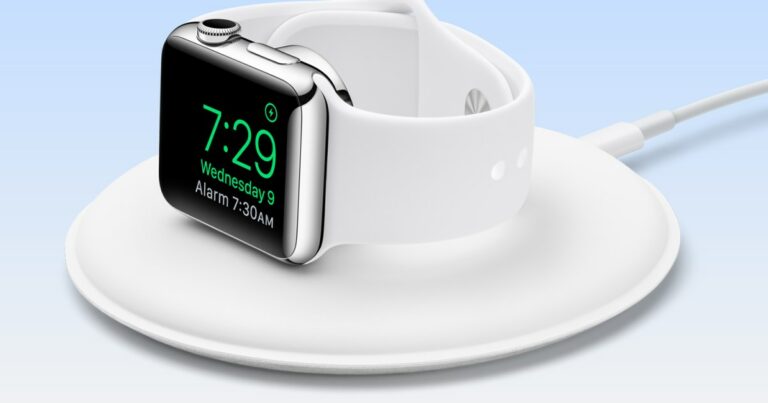 O dock de carregamento magnético da Apple para Apple Watch tem 56% de desconto