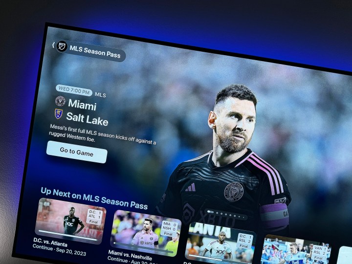 Lionel Messi visto em uma promoção do MLS Season Pass em uma TV.