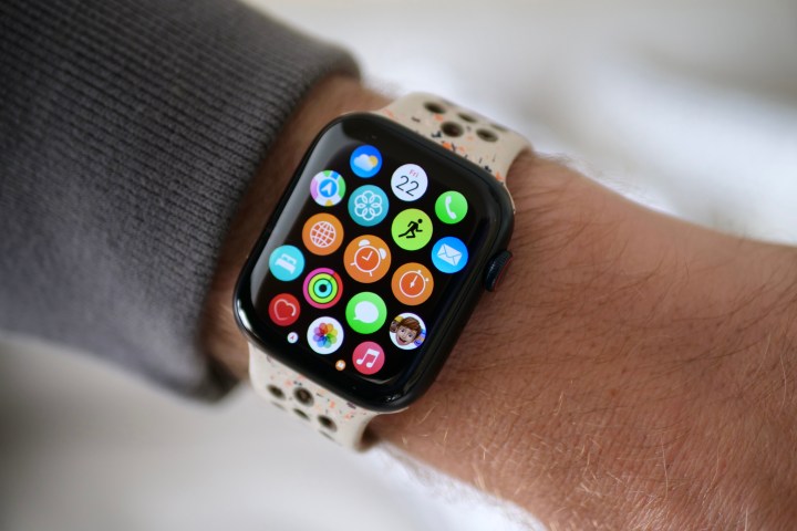 O Apple Watch Series 9 mostrando apps na tela.