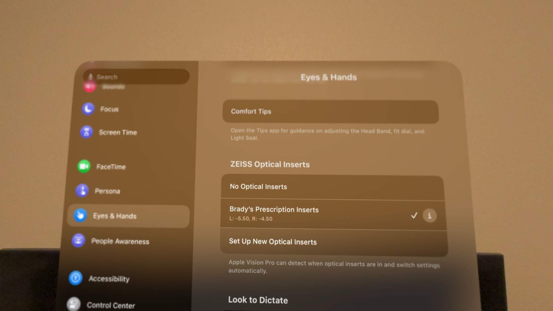 Olhos e mãos nas configurações do Vision Pro.