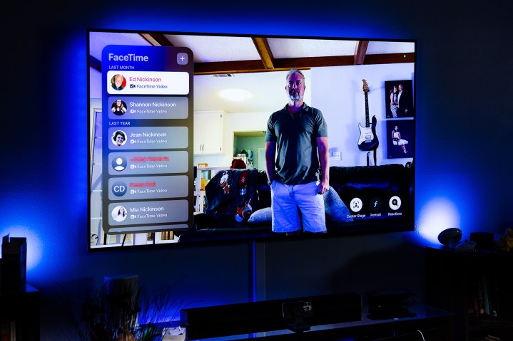 Phil Nickinson fazendo uma ligação FaceTime na Apple TV 4K.