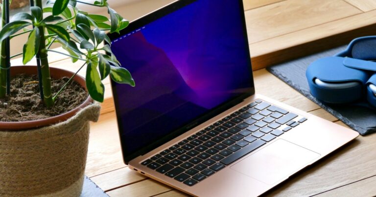 A oferta de MacBook recondicionado da Best Buy por US $ 580 é uma boa compra